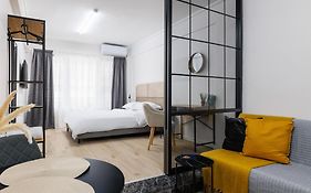 B&M Suites